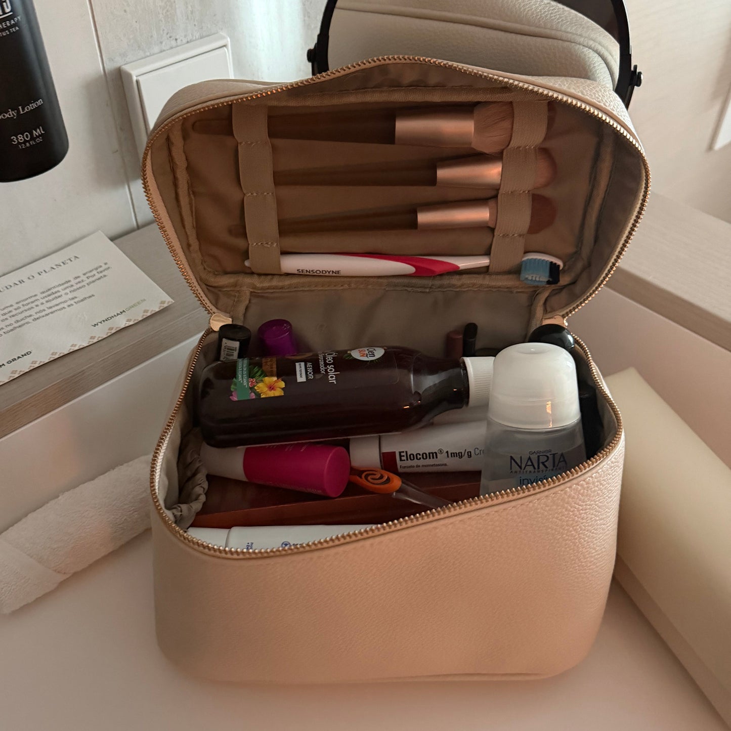 Necessaire