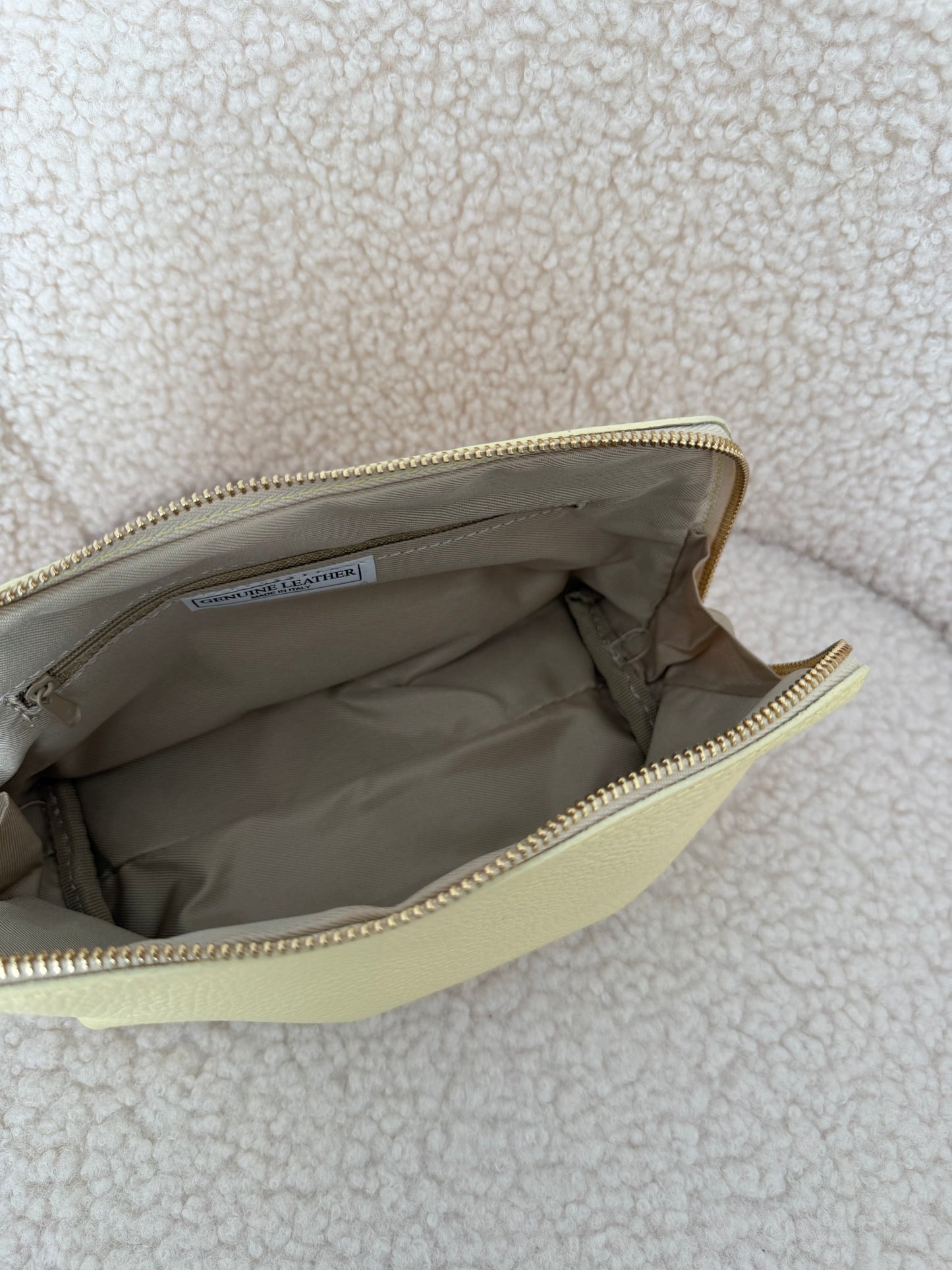 Necessaire em PELE chiara