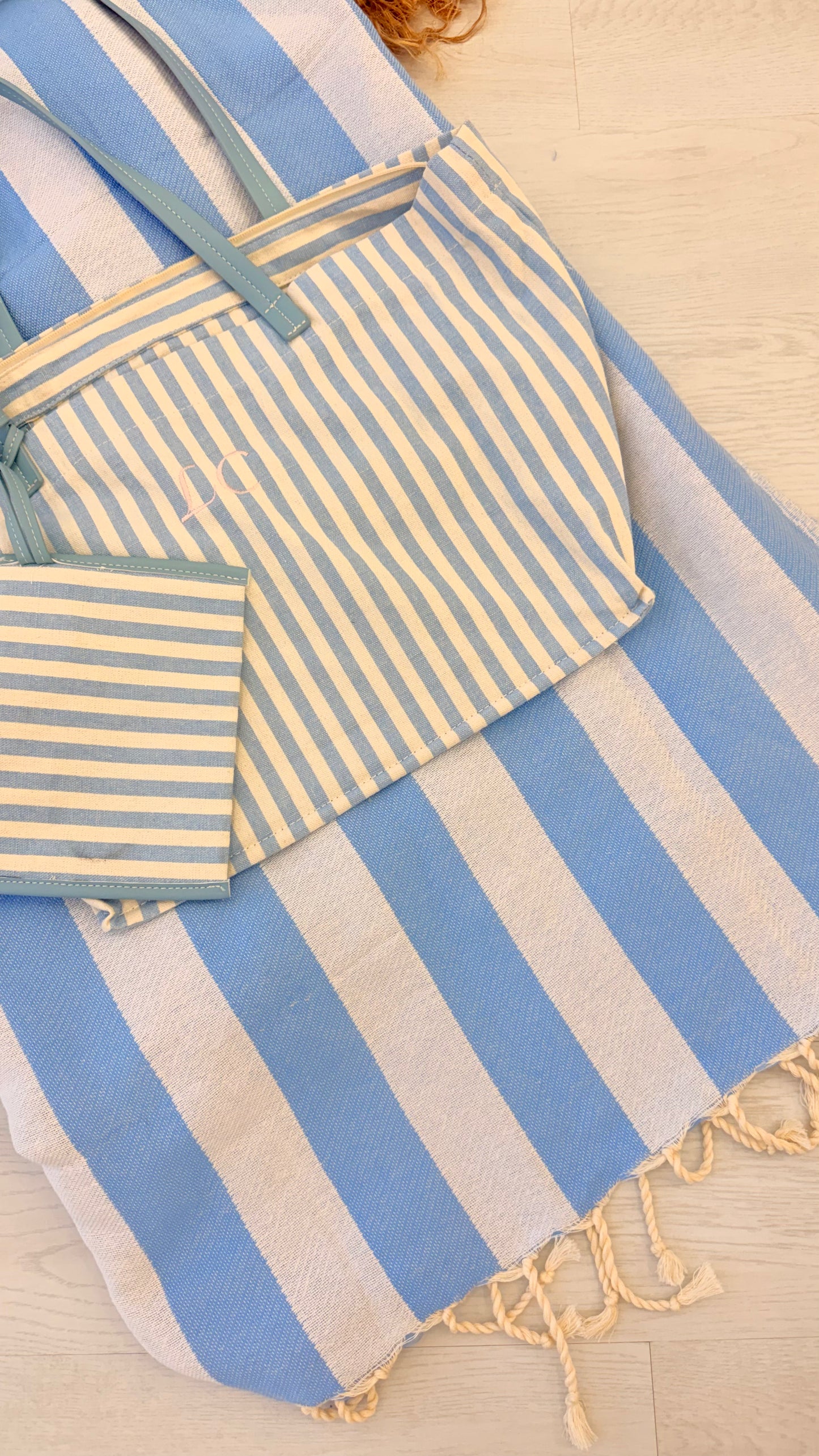Conjunto toalha + bolsa MIA