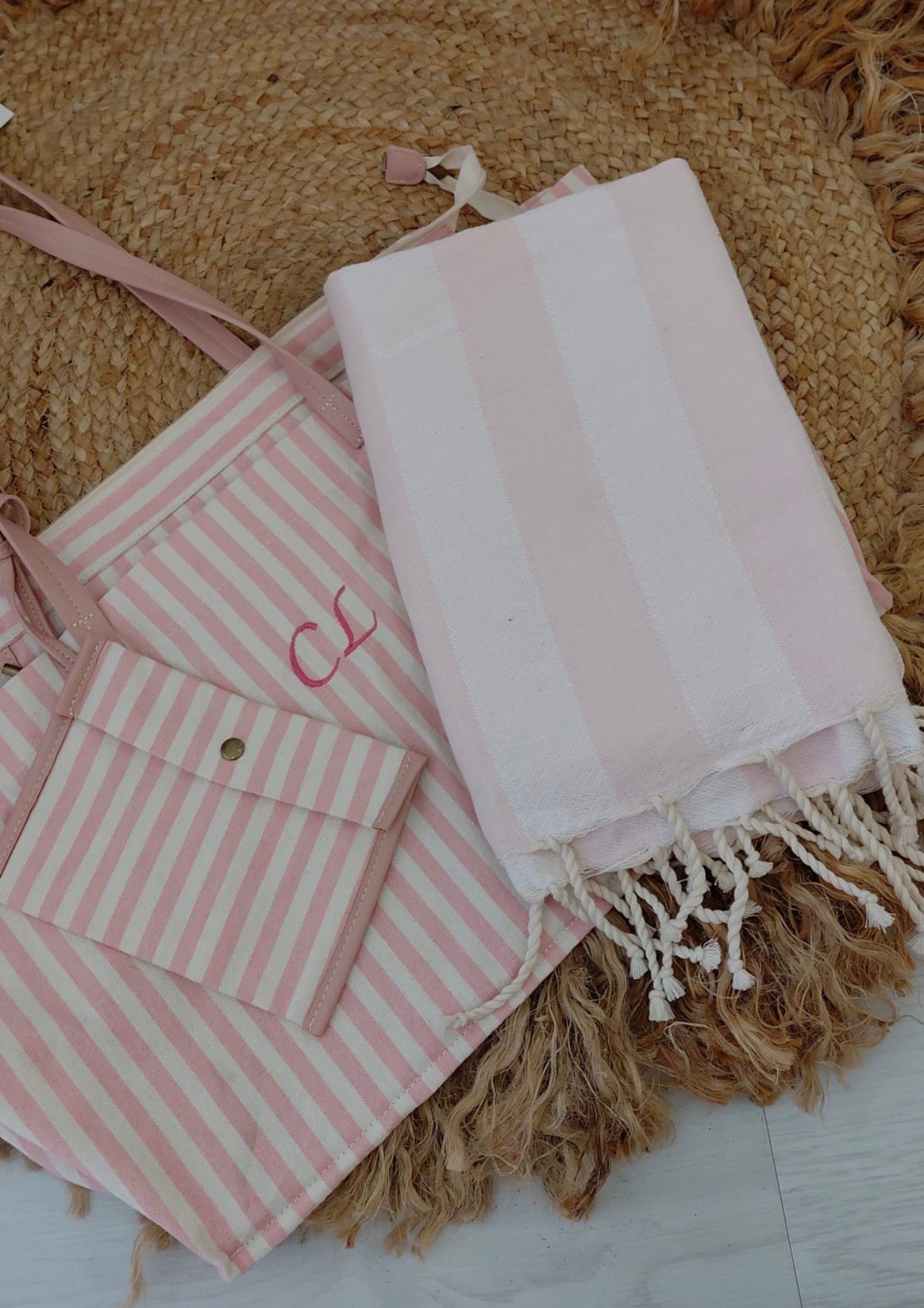 Conjunto toalha + bolsa MIA