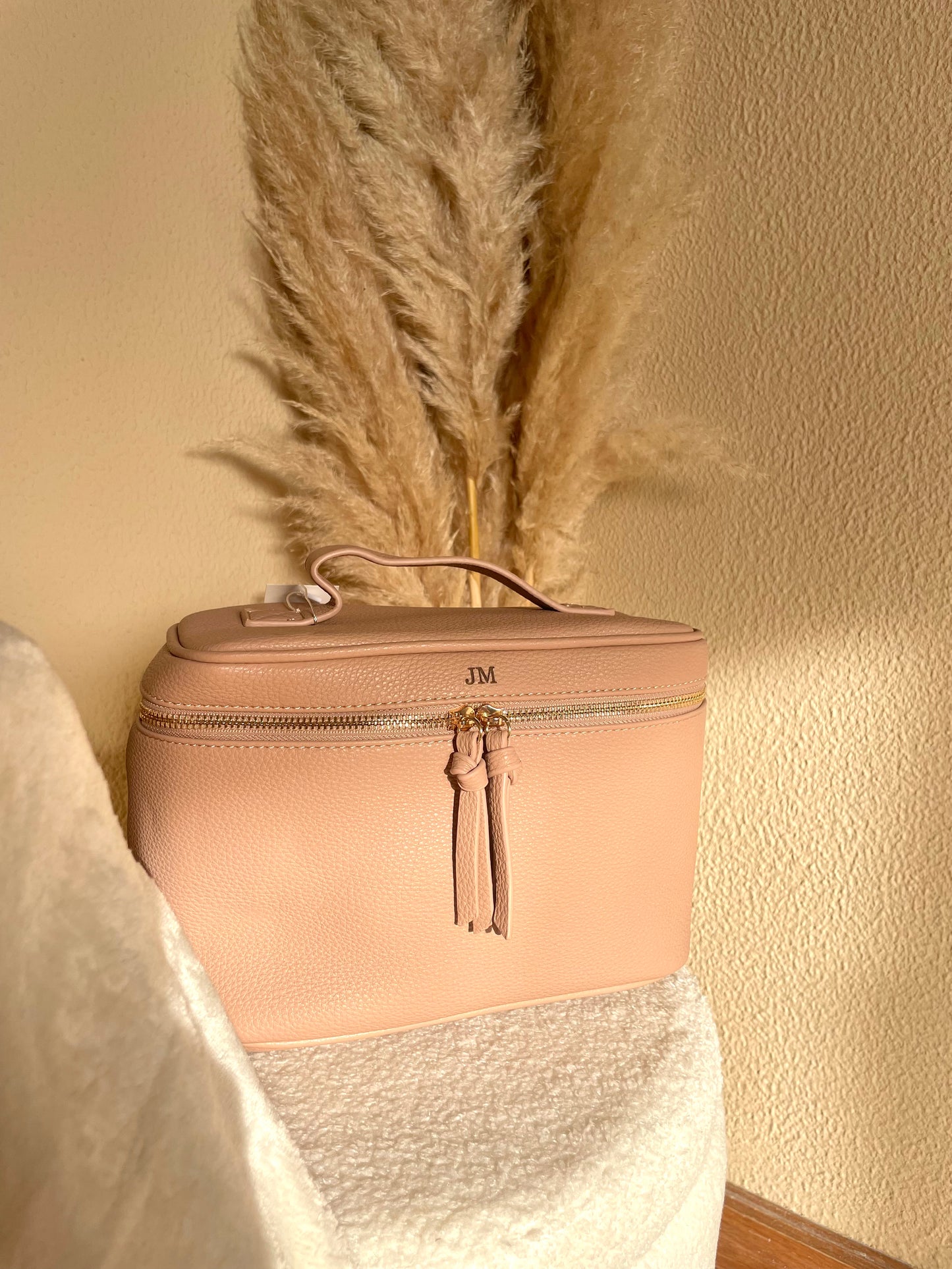 Necessaire